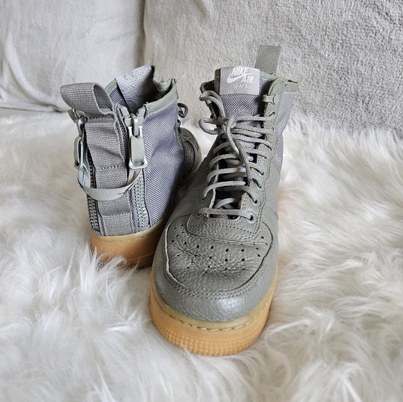 Nike SF Air Force 1 Mid Womens Size 9 Dark Stucco 2017 Green Sneakers - Picture 2 of 5